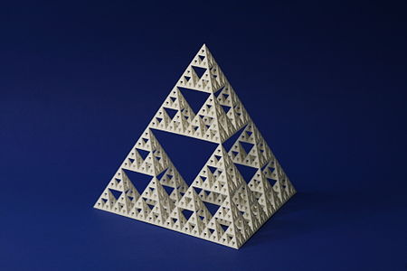 Sierpinski tetrahedron by George W. Hart.jpg