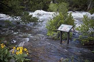 Medio río Popo Agie en Sinks Canyon State Park