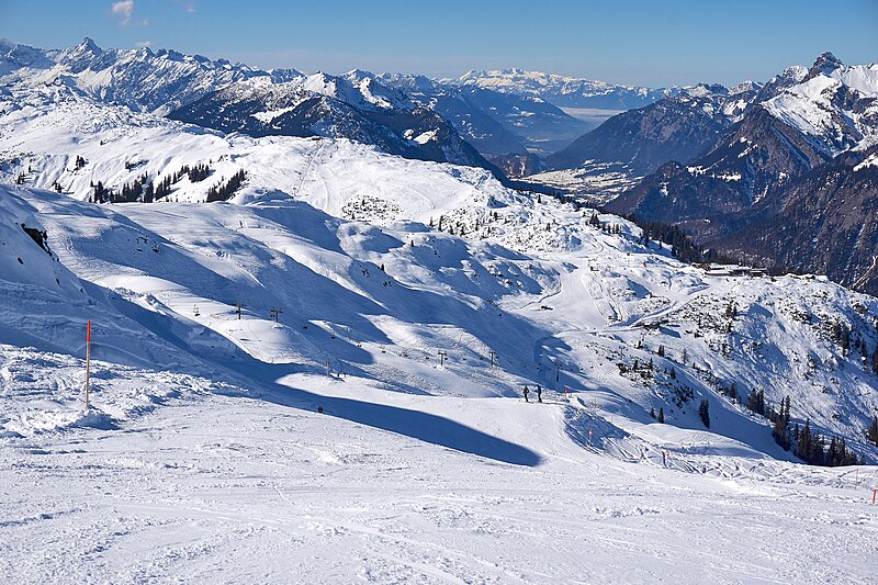 File:Sonnenkopf Ski Arlberg (203037205).jpeg