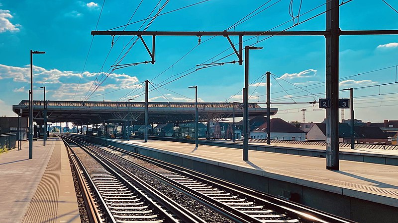 File:Station Deinze Sporen.jpg