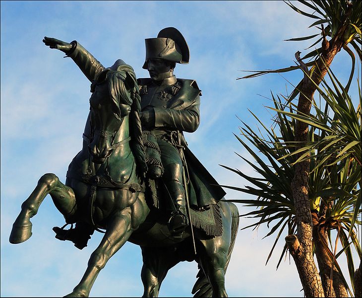 File:Statue rénovée de Napoléon à Cherbourg-en-Cotentin.jpg