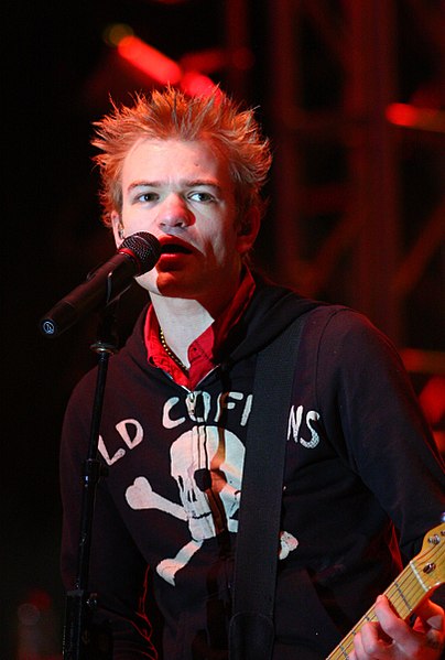 File:Sum41 Deryck Whibley.jpg