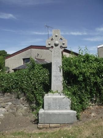 Archivo:The Family Grave of Isobel Wylie Hutchison, Kirkliston, Edinburgh Scotland.jpg