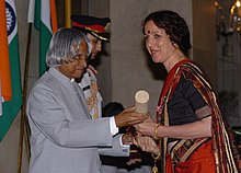 The President, Dr. A.P.J. Abdul Kalam presenting Padma Shri to Dr. Ileana Citaristi, for her contribution to Odissi dance, at investiture ceremony in New Delhi on 29 March 2006 The President, Dr. A.P.J. Abdul Kalam presenting Padma Shri to Dr. Ileana Citaristi, for her contribution to Odissi dance, at investiture ceremony in New Delhi on March 29, 2006.jpg