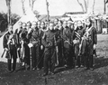 Des soldats du Shogunat en uniformes occidentaux et avec des armes à feu, vers 1867.
