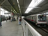 Bahnsteig der Tōyoko- und Meguro-Linie