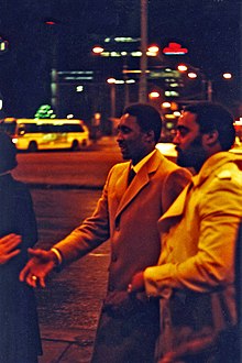 Hearns, center, in Detroit, December 1981 Tommy Hearns ca. Dec. 1981, Detroit Michigan USA.jpg