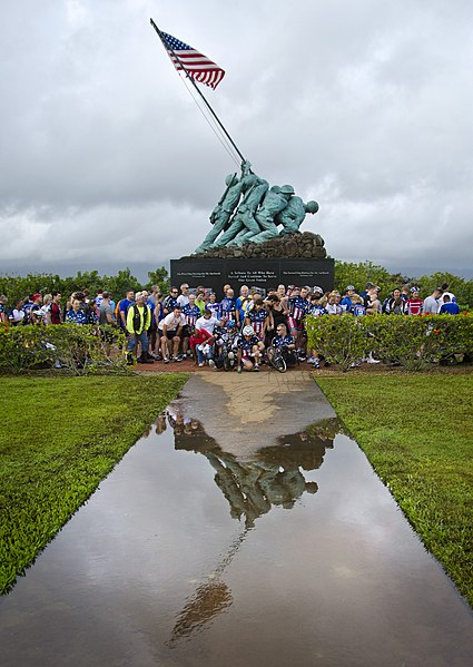 File:US Navy 111203-N-RI884-023 Service members and volunteers participating in the Ride 2 Recovery Cyclefest, a noncompetitive fundraising bike ride, m.jpg