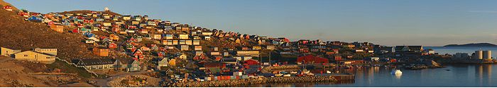 The town in midnight sun. A > 12MPixel stitch of 26 individual photos in Hugin. Unfortunately, one of the 26 photos is out of focus :-(