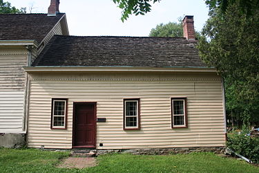 East wing of the house Vanwyckhomesteadfishkilleastwing2006.jpg