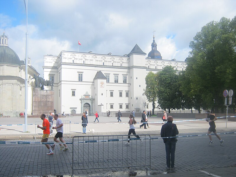 File:Vilnius Marathon 2012 6480.JPG