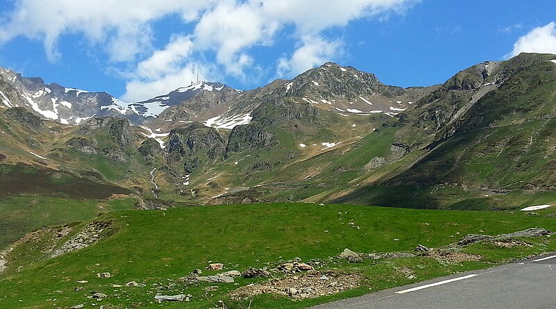 File:Vue sur le Pic du Midi - panoramio.jpg