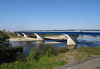 岡崎市の矢作橋。国道1号が通る。