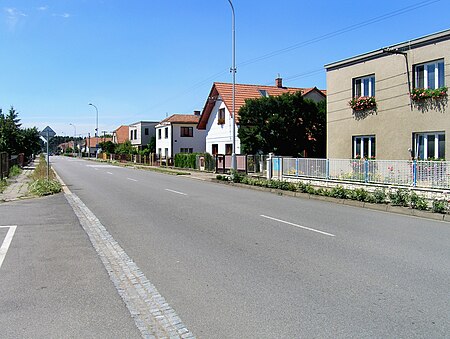 Živanice, main street