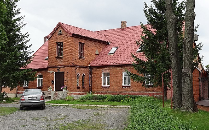 File:Касцельная плябанія - Priest house - костёльная плебания.jpg