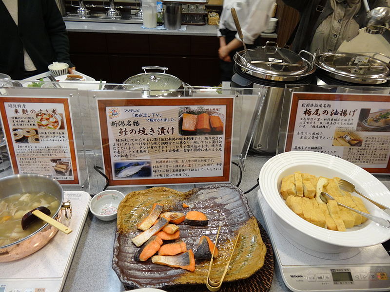 File:朝食バイキング (8216478740).jpg