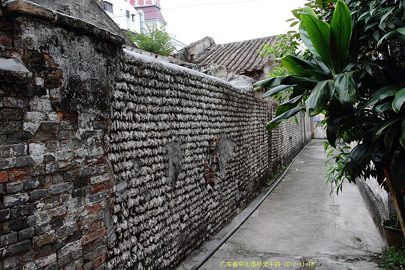 File:牡蛎壳做成的墙 shells wall - panoramio.jpg