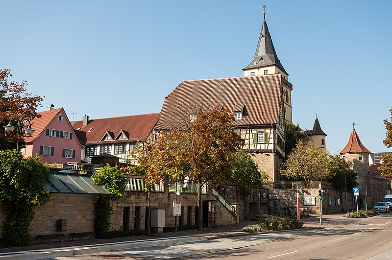 File:01 Hauptstraße, Großsachsenheim, Ortsbild, Blick gegen Westen.jpg