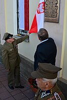 Janusz Niemiec, syn Antoniego Żubryda przy odsłonięciu tablicy