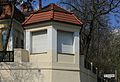 Résidence du Général, Villa mit Wirtschaftsgebäude, Vorgarteneinfriedung mit Eckpavillon und zwei Torbauten Fertigstellung: 1910 Entwurf und Architekt: Emil Bopst Bauherr: Albrecht