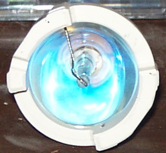 An Osram 100 W xenon/mercury short-arc lamp in reflector