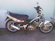 A Suzuki FX125 with covers removed 2004 Suzuki FX125 with no covers.jpg
