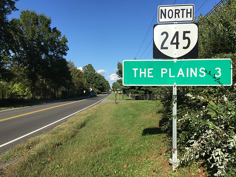 File:2016-10-03 16 25 08 View north along Virginia State Route 245 (Old Tavern Road) at U.S. Route 17 (James Madison Highway-Winchester Road) in Old Tavern, Fauquier County, Virginia.jpg