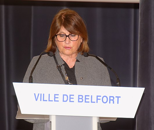 Monique Monnot (Adjointe au maire de Belfort, chargée des élections, de l’état civil, du Conseil Municipal des enfants) lit les résultats.