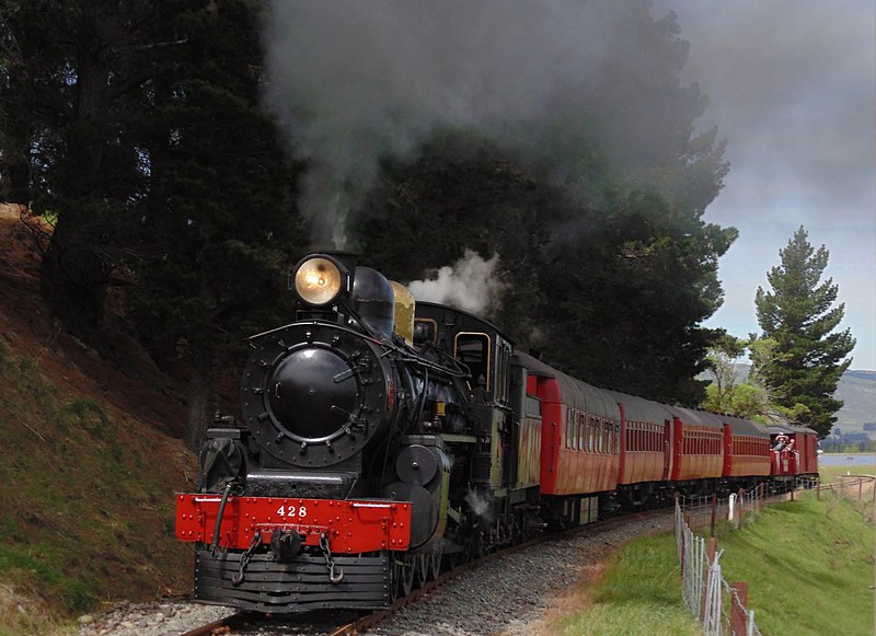 File:A 428 at Gate No. 1 on the Weka Pass Railway.jpg