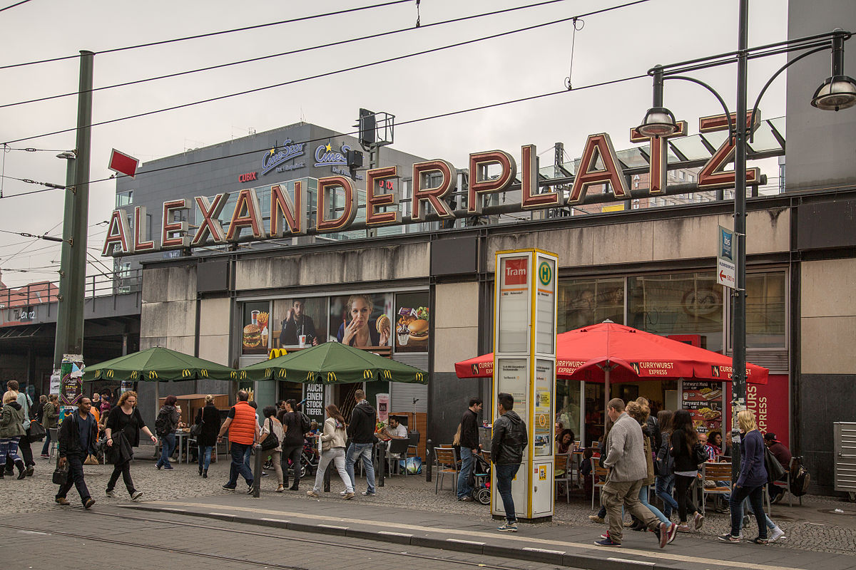 Alexanderplatz (15372636712).jpg