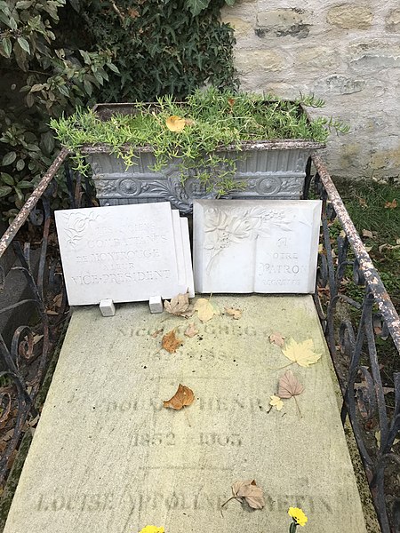 File:Ancien cimetière de Courbevoie (Hauts-de-Seine, France) - 8.JPG