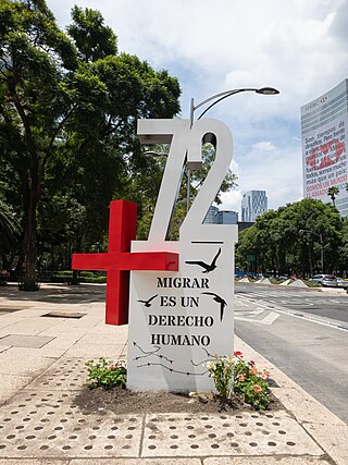 <i>Antimonumento +72</i> Anti-monument in Mexico City