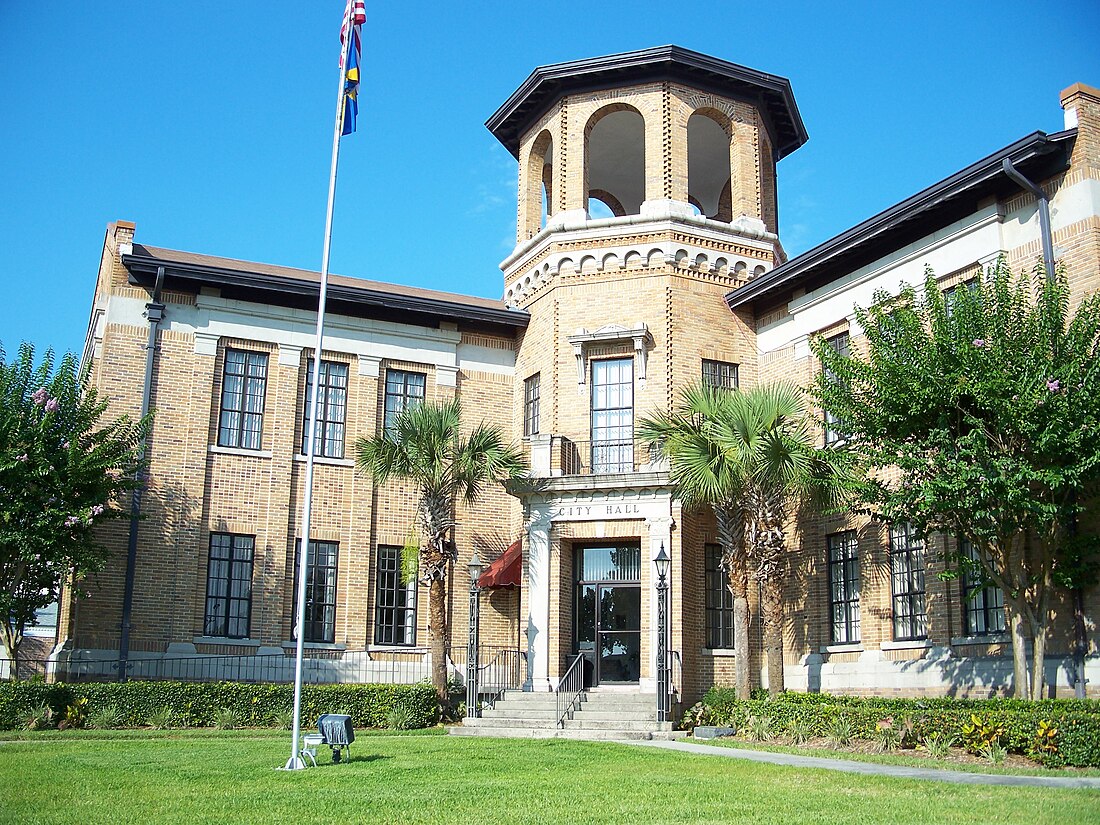 File:Auburndale FL city hall01.jpg