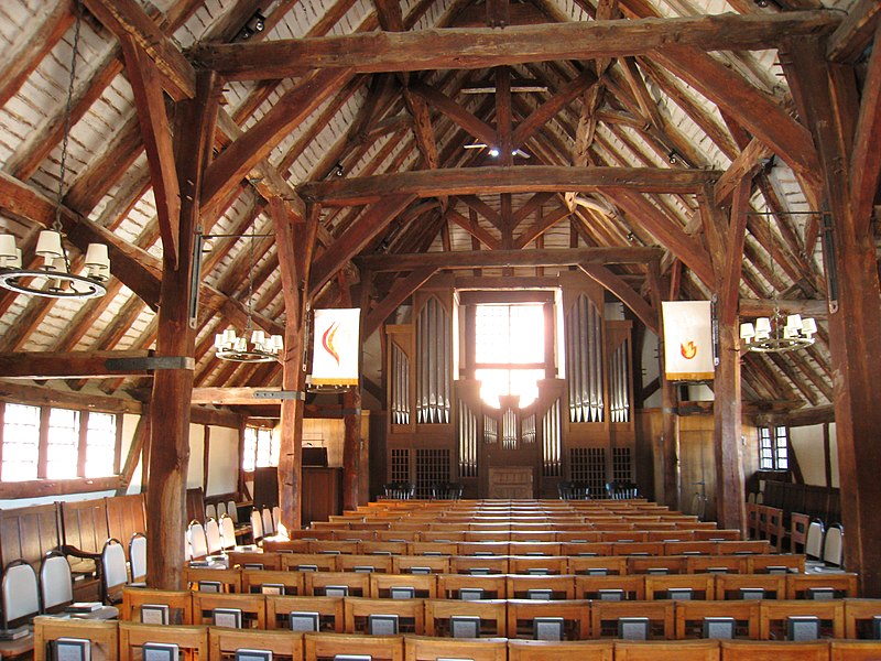 File:Avon Old Farms School - chapel interior.jpg