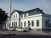 Empfangsgebäude des Bahnhofs