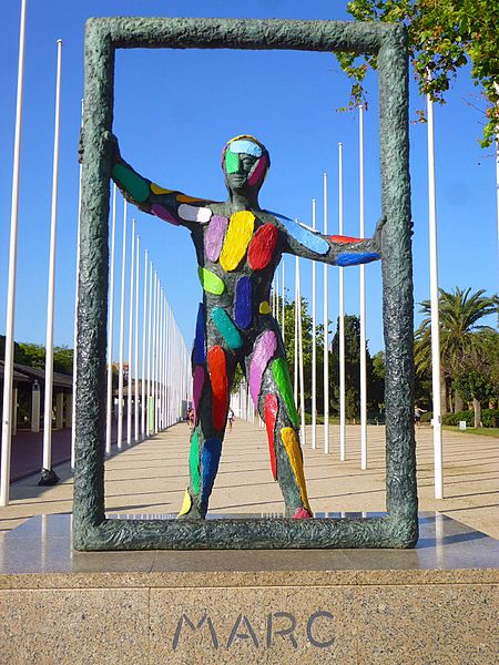 File:Barcelona - Escultura 'Marc', de Robert Llimós, en el Parc del Port Olímpic.jpg