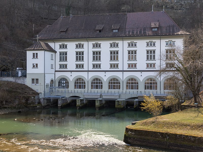 File:Barrage de la Maigrauge Fribourg.jpg