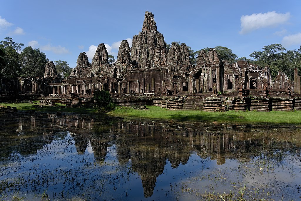 Bayon temple at Angkor Thom 02