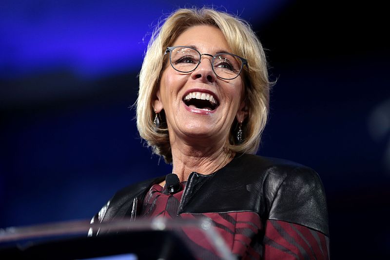 File:Betsy DeVos (32976989152).jpg