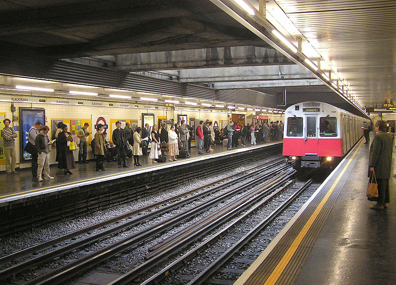 File:Blackfriars.tube.station.london.arp.jpg