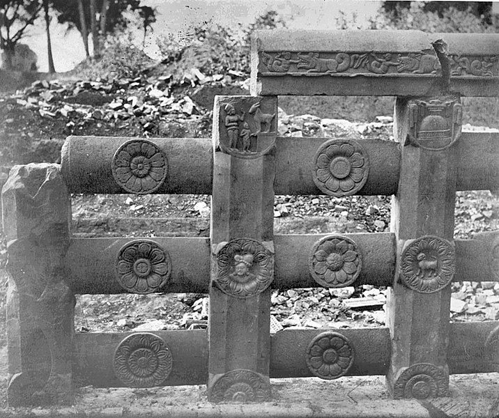 File:Bodh Gaya Sunga railings 4.jpg