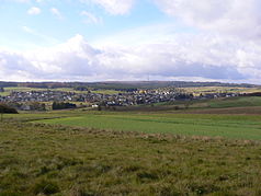 The Bottenhorn plateau (at 500 m above sea level) with Bottenhorn and the Angelburg transmission tower in the west, on the right in front of the forest the runway of the airfield (special landing site) ICAO code EDGT