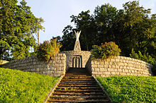 Kriegerdenkmal oberhalb der Germanus-Kirche