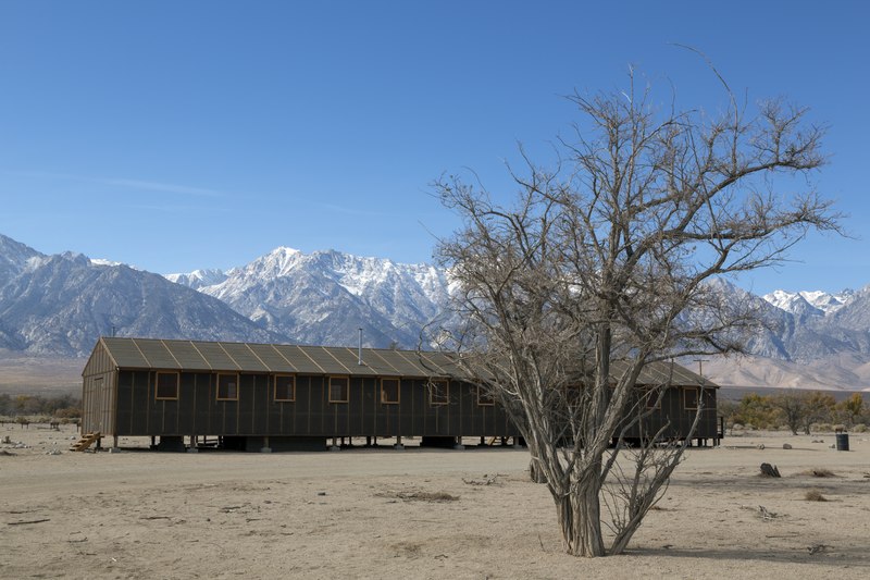 File:Building, Manzanar War Relocation Center, California LCCN2013633757.tif