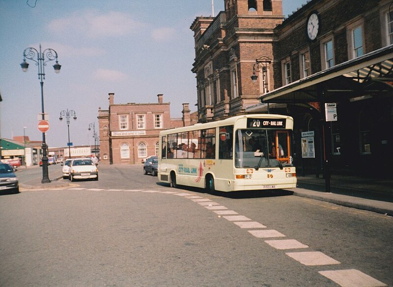 File:Bus outside Chester General station - geograph.org.uk - 4801740.jpg