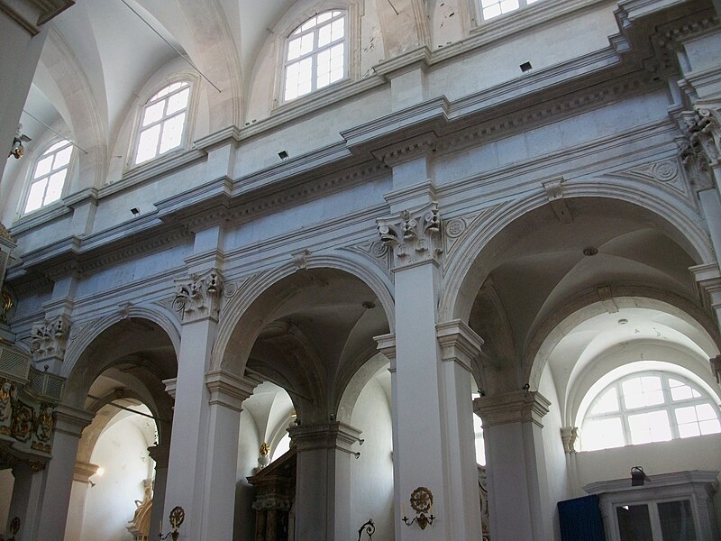 File:Catedral de Dubrovnik, interior.JPG