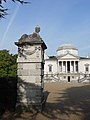 Stone pillars in front of Chiswick House