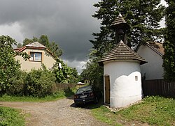 zvonička v centru obce