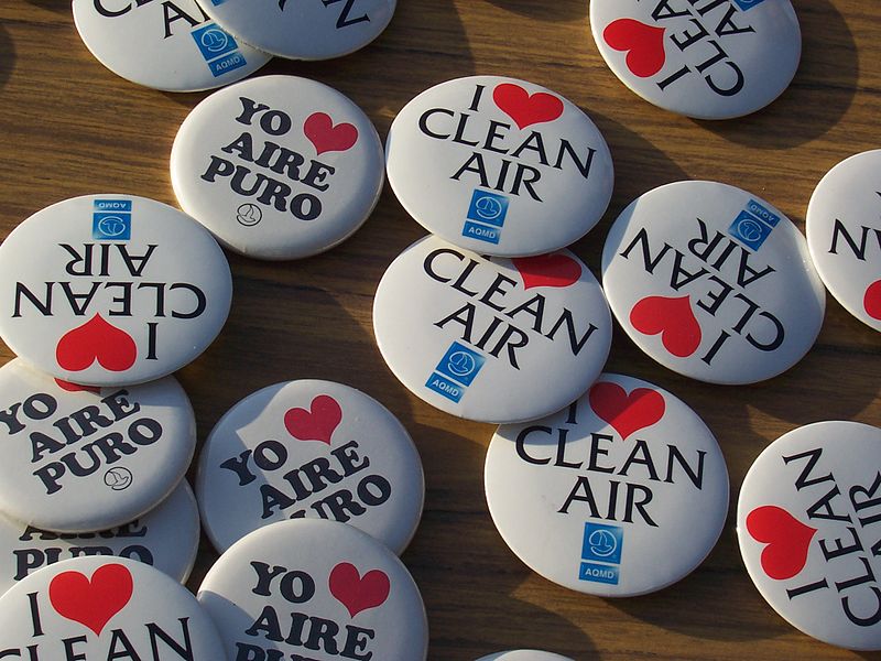 File:Clean air buttons close.JPG