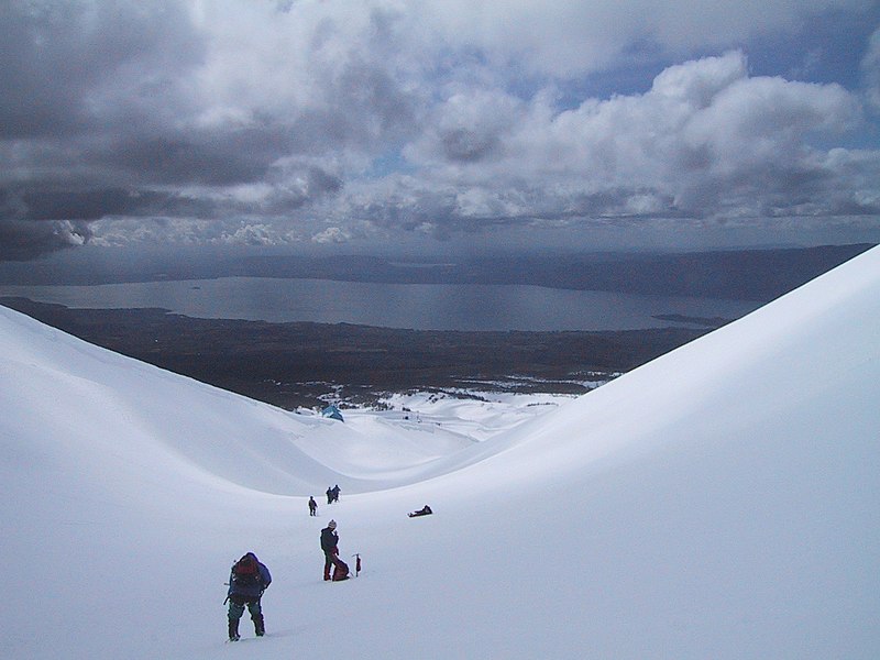 File:Climbing Pucon 01.jpg